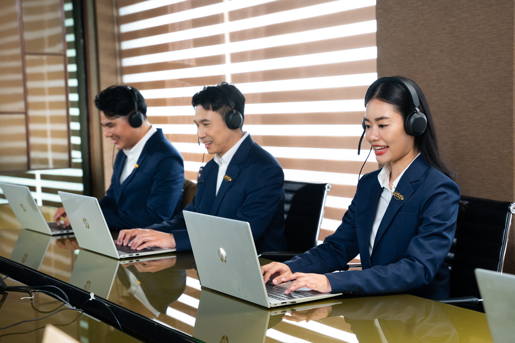 費用可以由第三方支付。申請人需要告知與支付方的關係,泰國精英特權卡管理侷可能會要求補充文件。 付款時,付款證明必須留下申請人的信息,例如:申請人名字。
